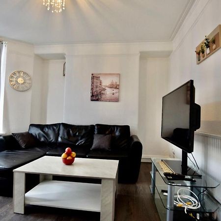 Come On In Vila Pontypridd Exterior foto