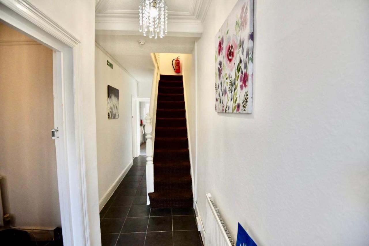 Come On In Vila Pontypridd Exterior foto