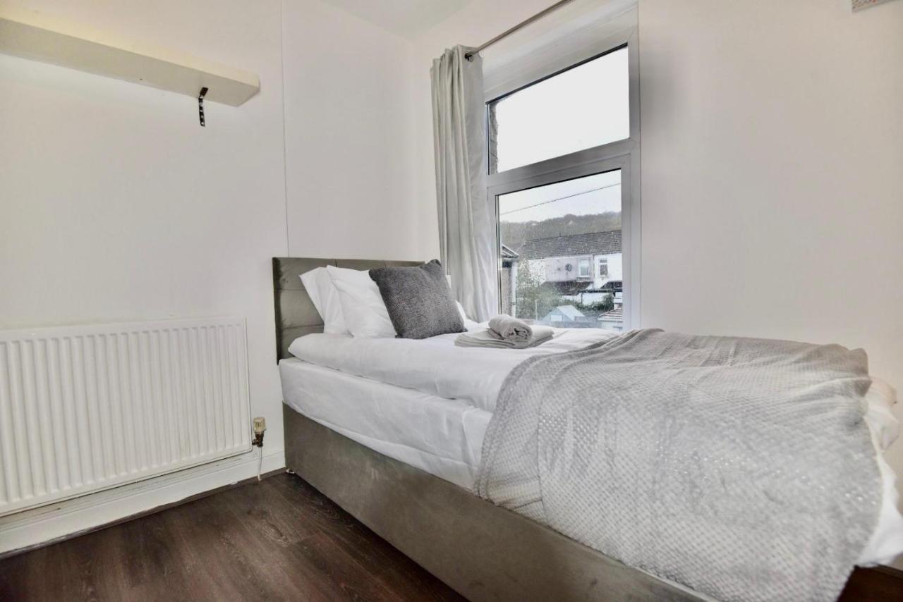 Come On In Vila Pontypridd Exterior foto